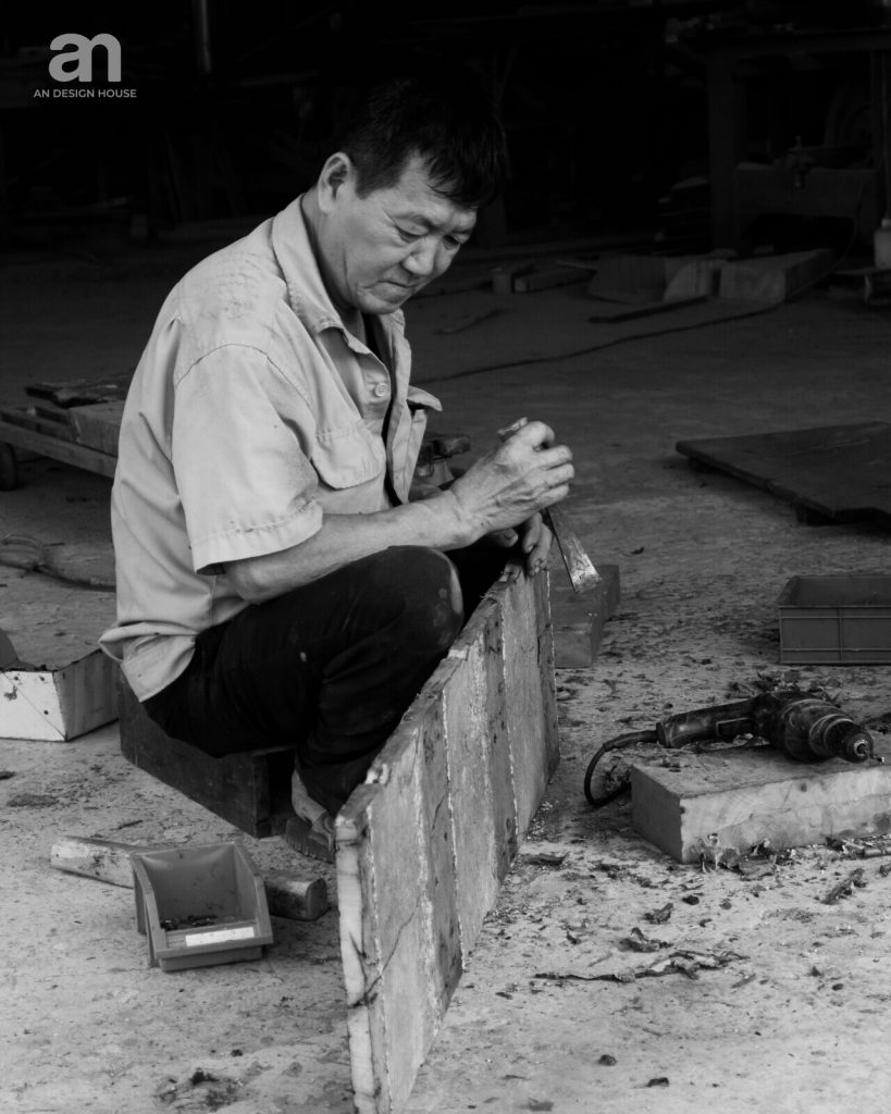 Chú Ba at An’s workshop