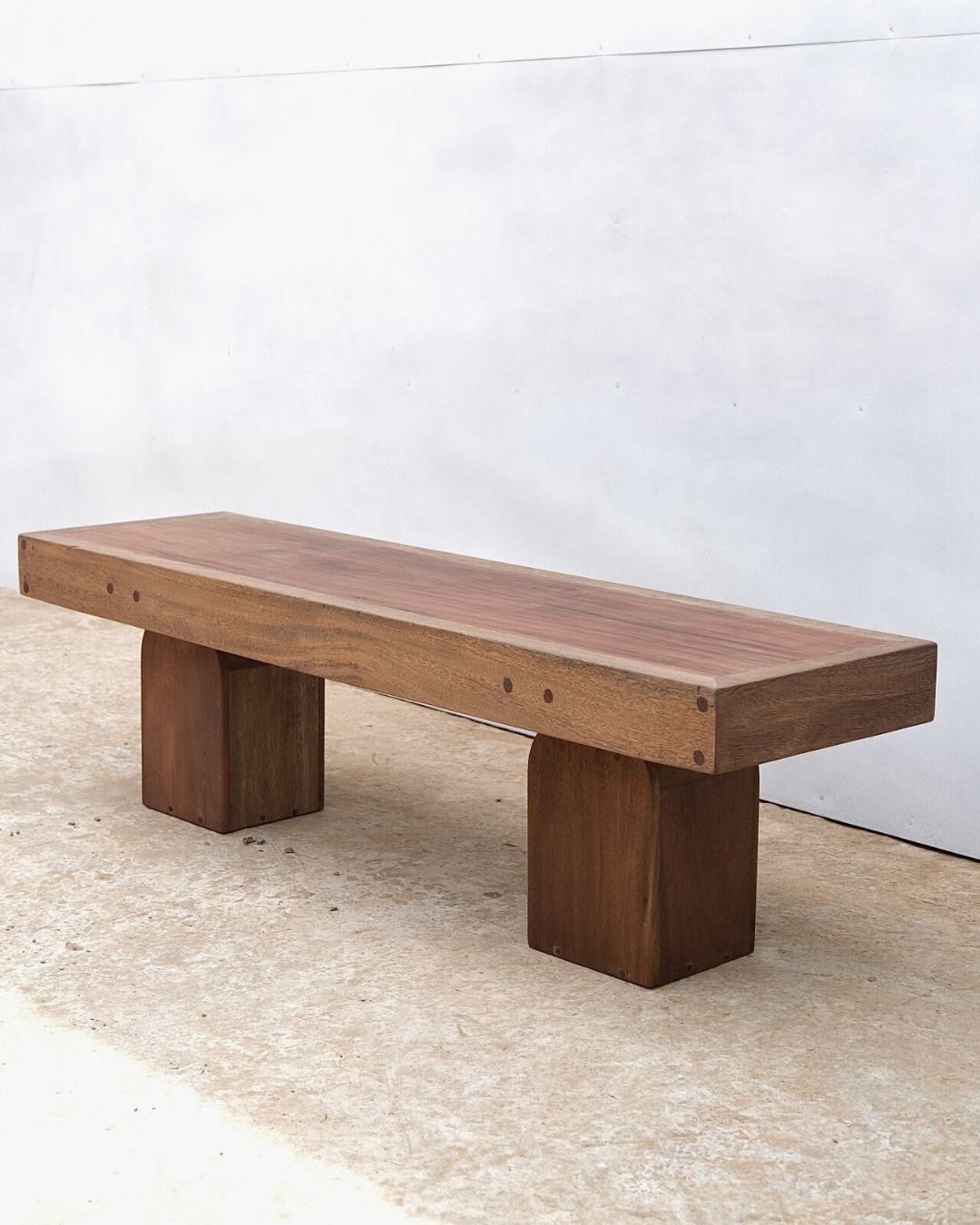 Console chân tròn