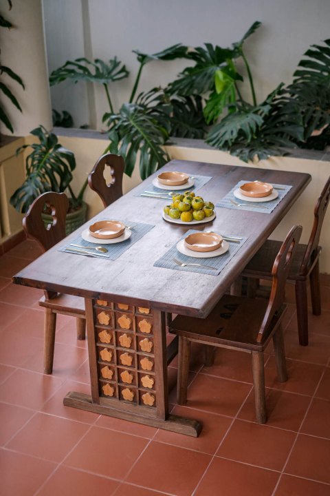Hoa Mai Base Table