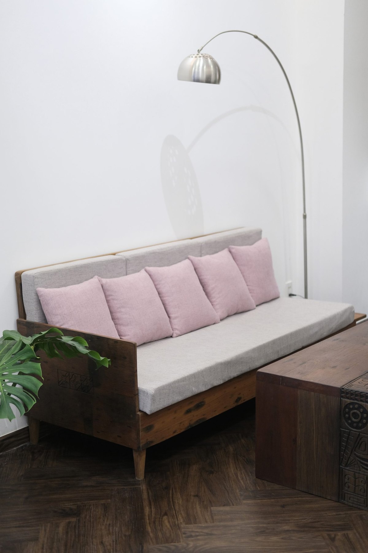 Kỷ Họa Sofa