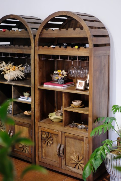 Tủ rượu hoa cúc